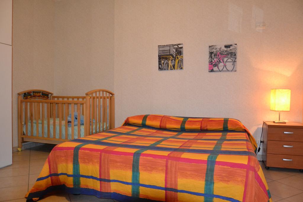 Low Cost La Meridiana Hotel Дзаферана Етнеа Стая снимка